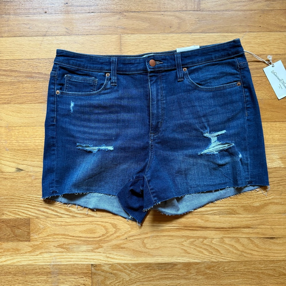 Universal Thread Indigo Distressed High Rise Midi Shorts 16